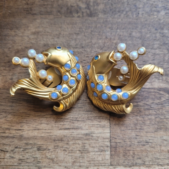 Vintage Elizabeth Taylor Avon "Sea Shimmer" Koi Fish brooch and clip on earrings - Picture 5 of 6